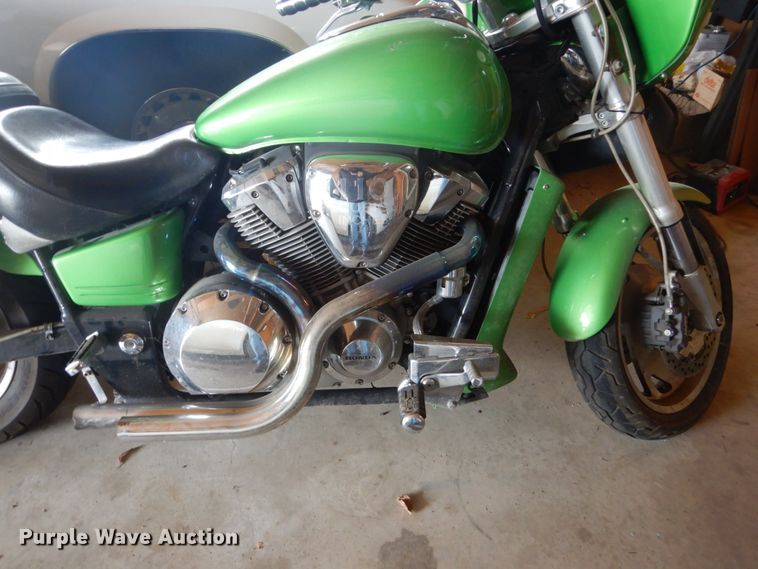 image for item GW9607 2002 Honda VTX1800C2 motorcycle