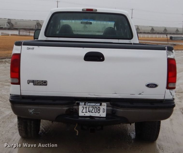 image for item GW9712 2003 Ford F350 Super Duty  Crew Cab pickup truck