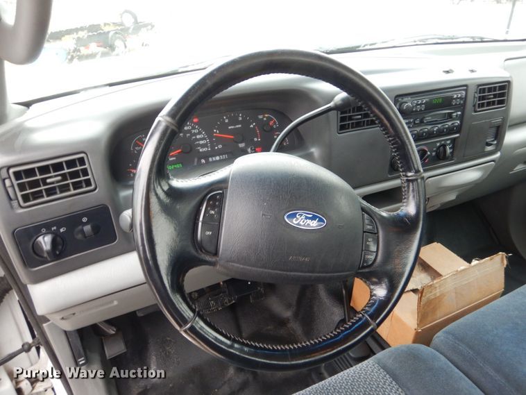 image for item GW9712 2003 Ford F350 Super Duty  Crew Cab pickup truck