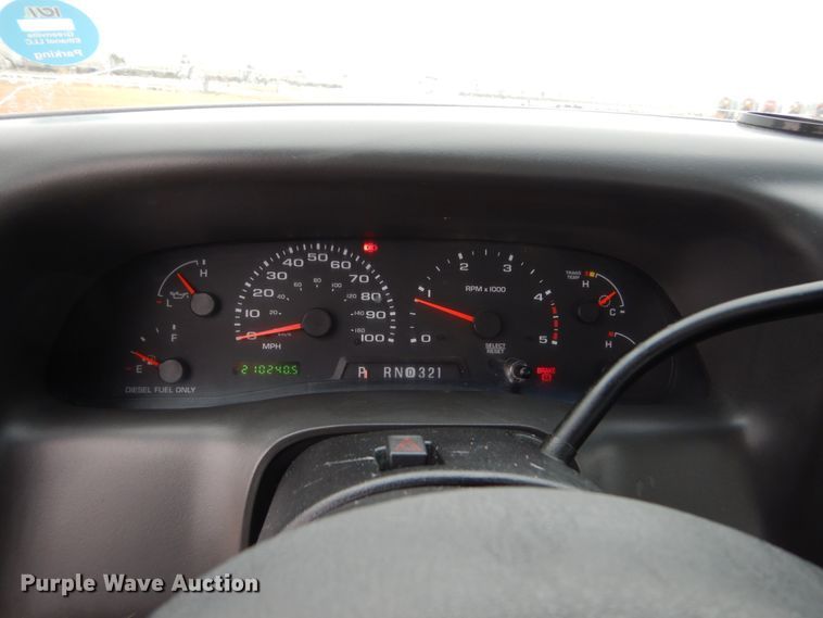 image for item GW9712 2003 Ford F350 Super Duty  Crew Cab pickup truck