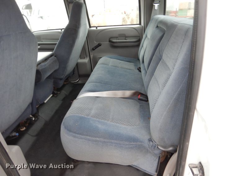 image for item GW9712 2003 Ford F350 Super Duty  Crew Cab pickup truck