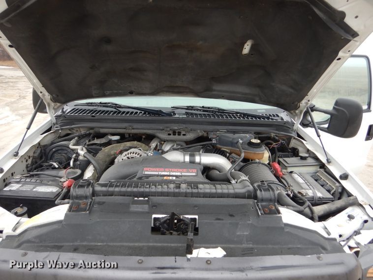 image for item GW9712 2003 Ford F350 Super Duty  Crew Cab pickup truck