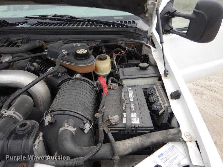 image for item GW9712 2003 Ford F350 Super Duty  Crew Cab pickup truck