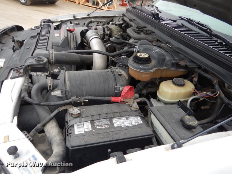 image for item GW9712 2003 Ford F350 Super Duty  Crew Cab pickup truck