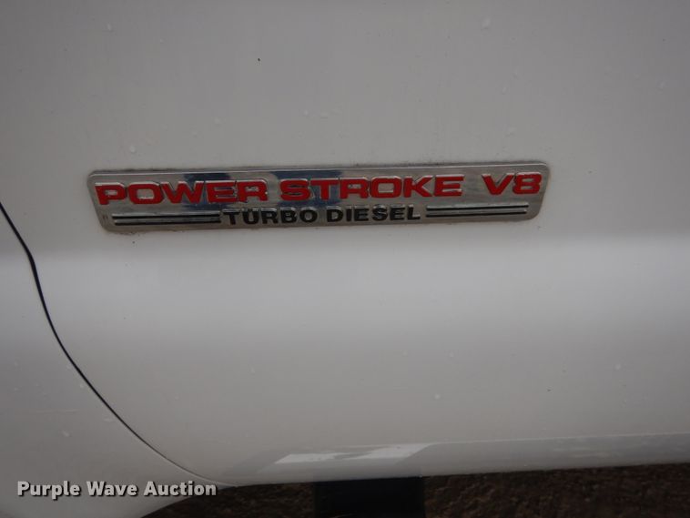 image for item GW9712 2003 Ford F350 Super Duty  Crew Cab pickup truck