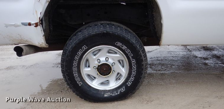 image for item GW9712 2003 Ford F350 Super Duty  Crew Cab pickup truck