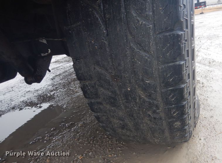 image for item GW9712 2003 Ford F350 Super Duty  Crew Cab pickup truck