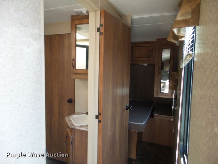 image for item GW9977 2014 Coachman Catalina   camper