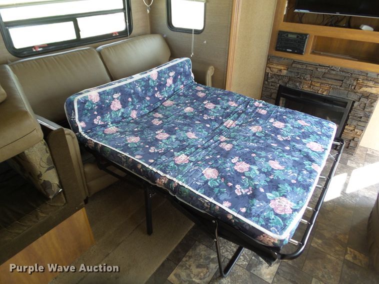 image for item GW9977 2014 Coachman Catalina   camper