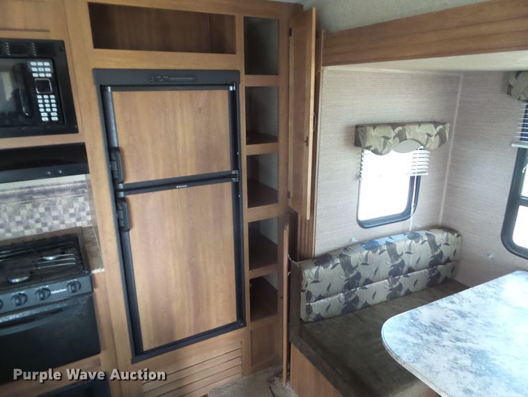 image for item GW9977 2014 Coachman Catalina   camper