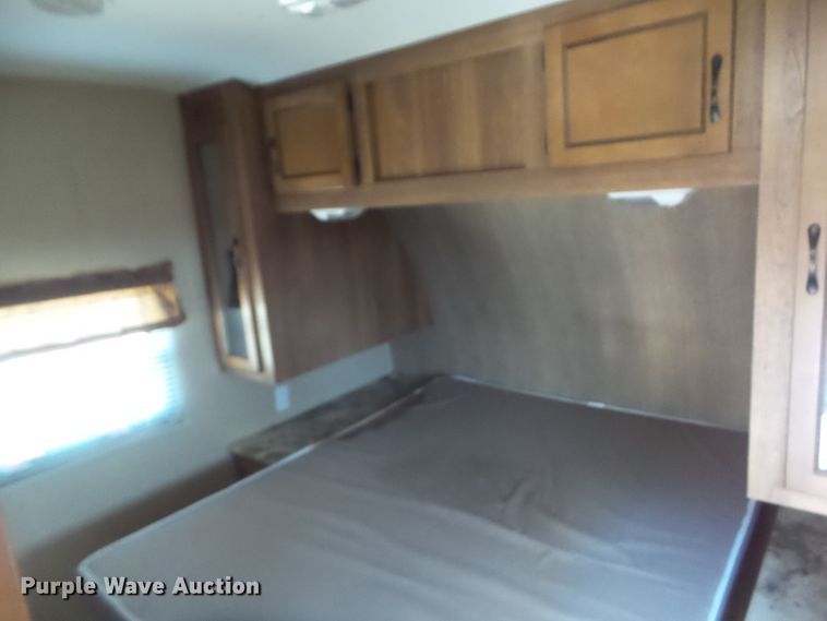 image for item GW9977 2014 Coachman Catalina   camper