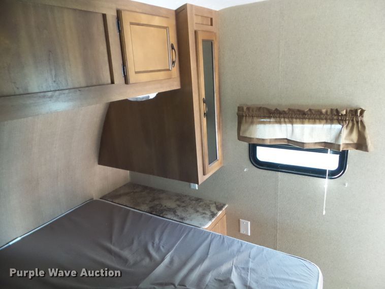 image for item GW9977 2014 Coachman Catalina   camper