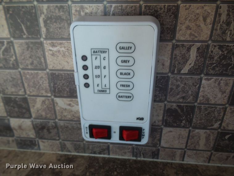 image for item GW9977 2014 Coachman Catalina   camper