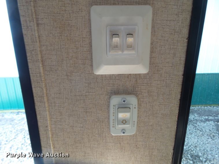 image for item GW9977 2014 Coachman Catalina   camper