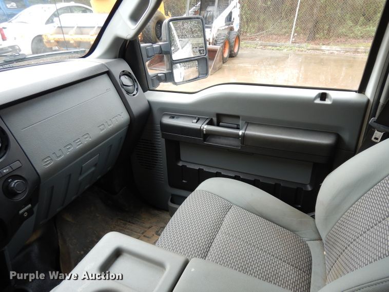 image for item GX9987 2011 Ford F250 Super Duty  Crew Cab pickup truck