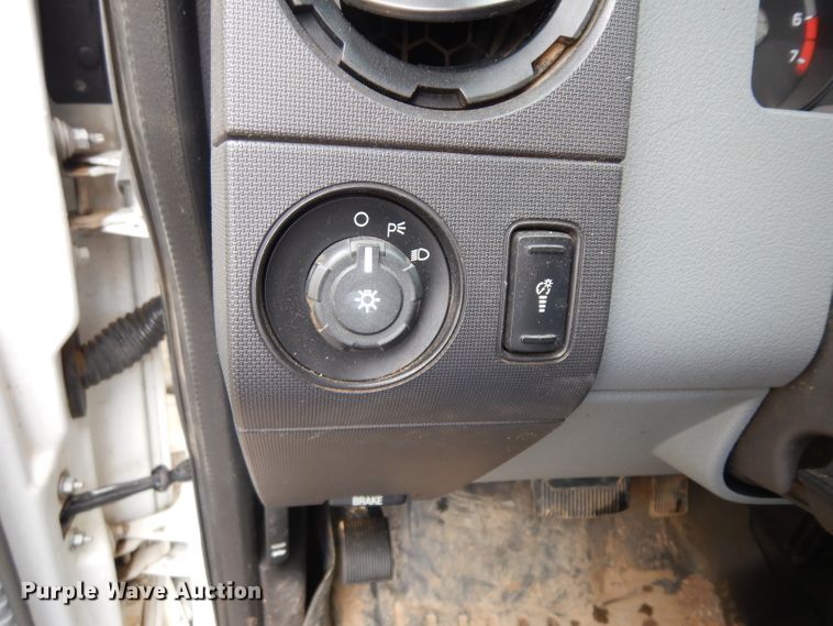 image for item GX9987 2011 Ford F250 Super Duty  Crew Cab pickup truck