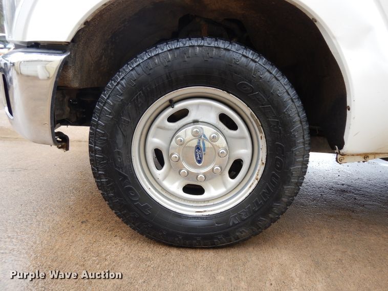 image for item GX9987 2011 Ford F250 Super Duty  Crew Cab pickup truck