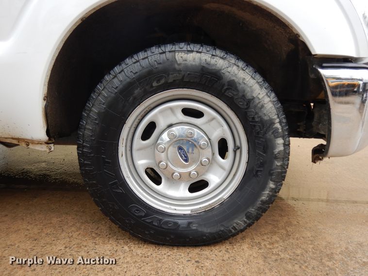 image for item GX9987 2011 Ford F250 Super Duty  Crew Cab pickup truck