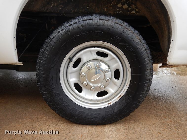 image for item GX9987 2011 Ford F250 Super Duty  Crew Cab pickup truck