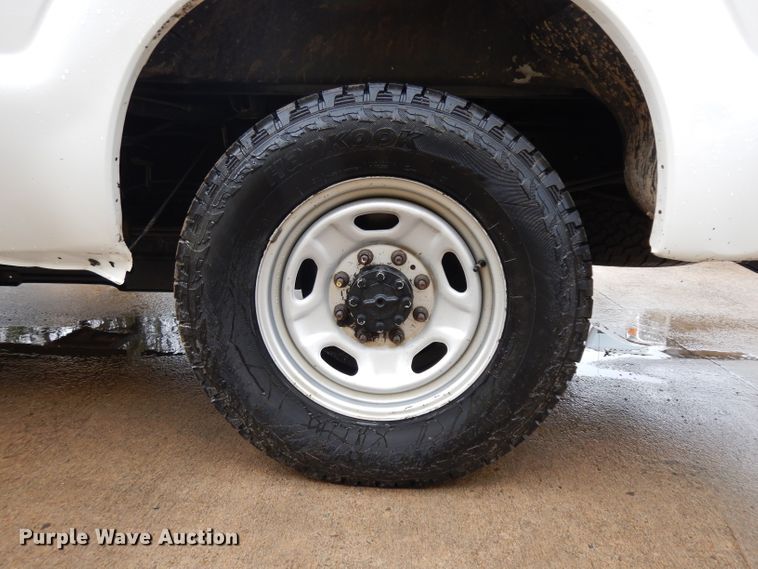 image for item GX9988 2011 Ford F250 Super Duty  Crew Cab pickup truck