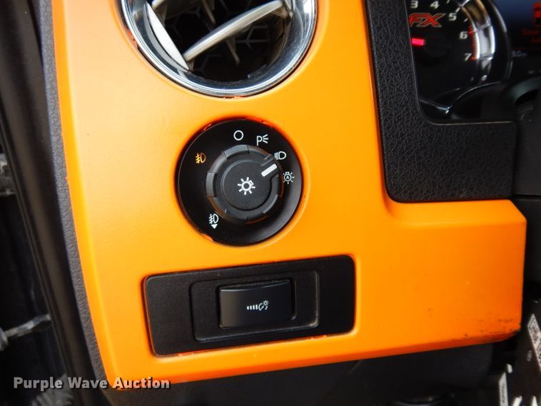 image for item GX9992 2013 Ford F150  SuperCrew pickup truck