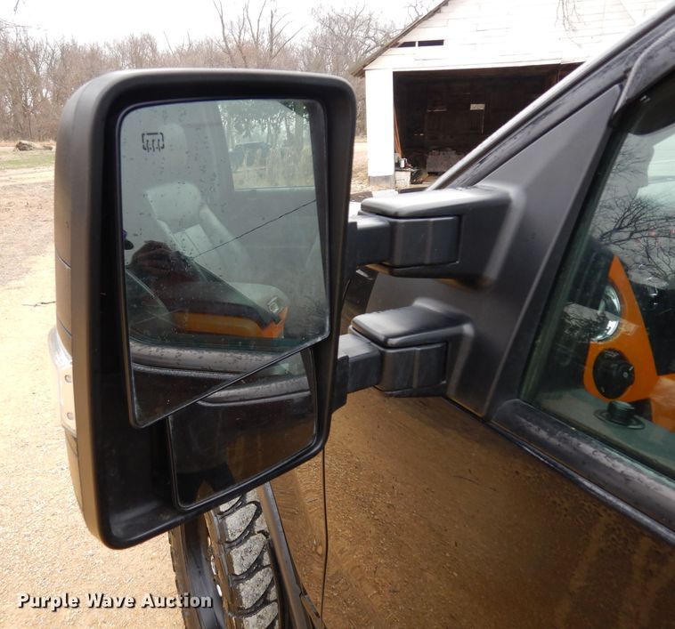 image for item GX9992 2013 Ford F150  SuperCrew pickup truck