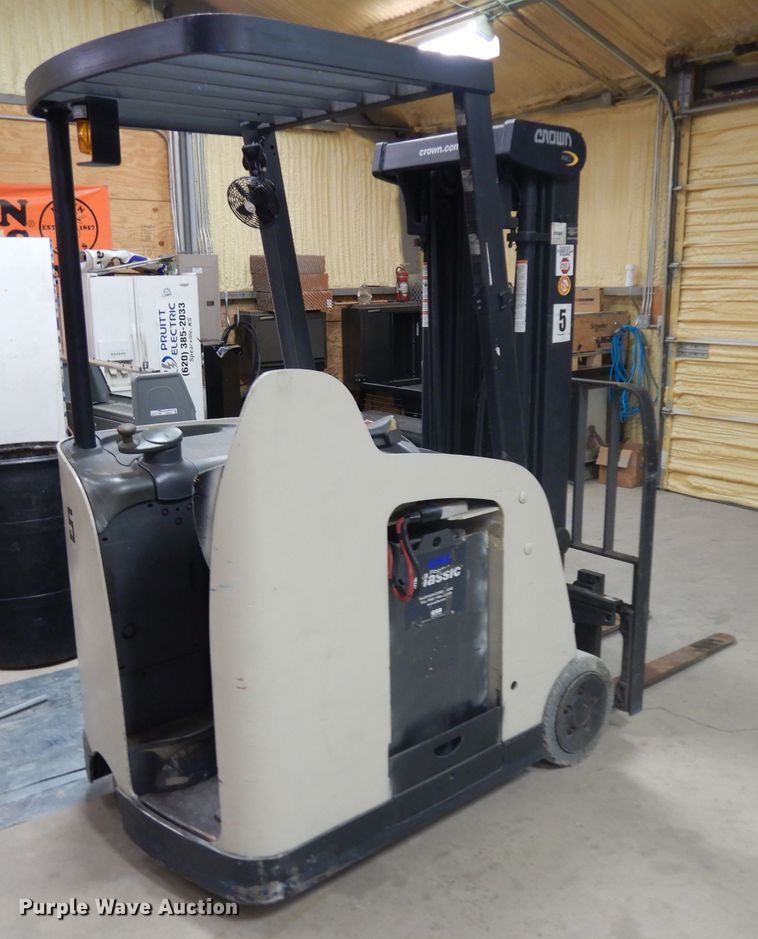 image for item GX9995 Crown RD5530C-30 forklift