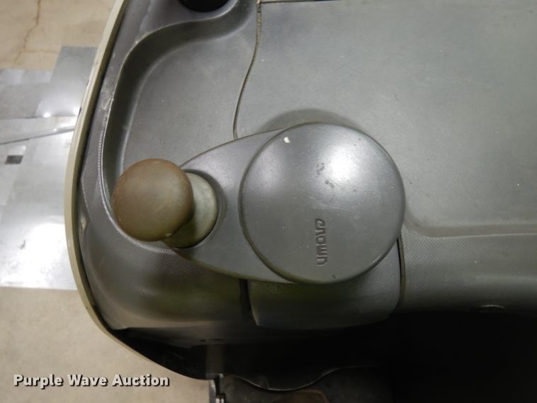 image for item GX9995 Crown RD5530C-30 forklift