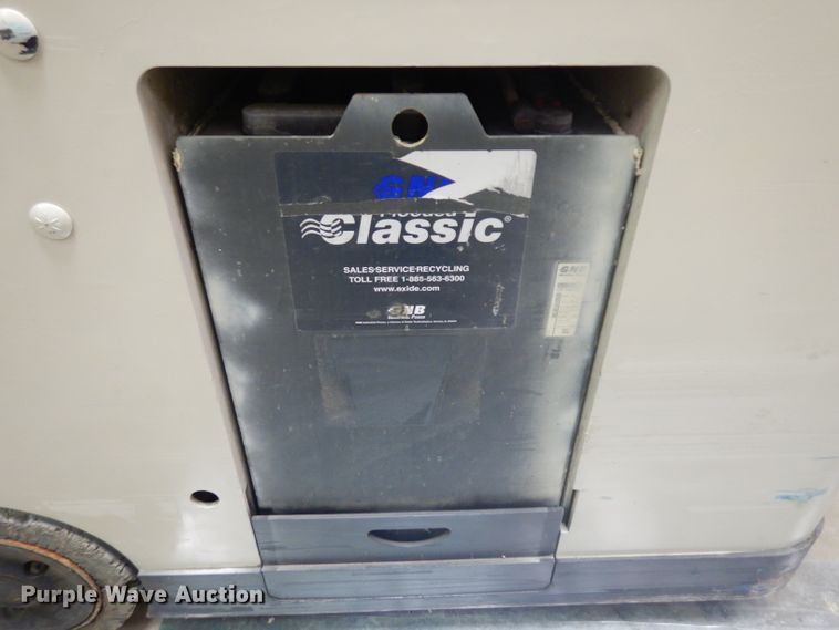 image for item GX9995 Crown RD5530C-30 forklift