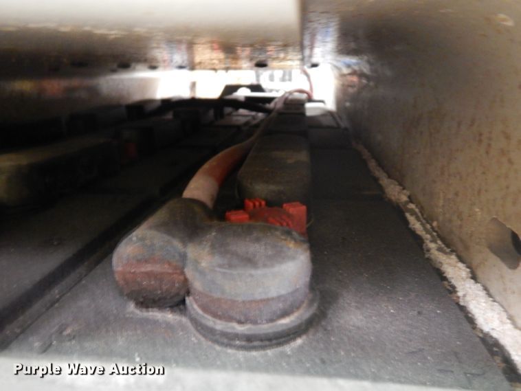 image for item GX9995 Crown RD5530C-30 forklift