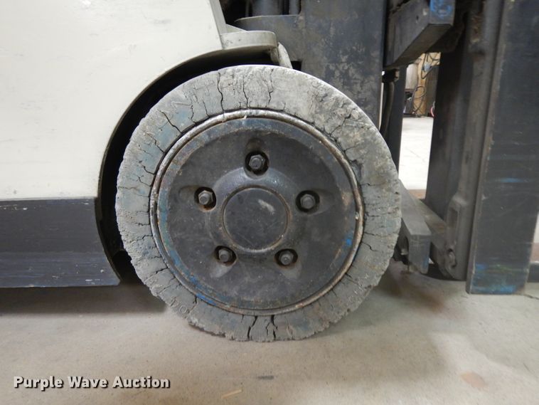 image for item GX9995 Crown RD5530C-30 forklift