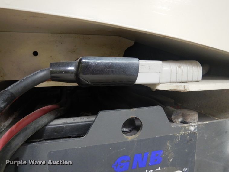 image for item GX9995 Crown RD5530C-30 forklift