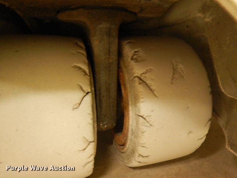 image for item GX9995 Crown RD5530C-30 forklift