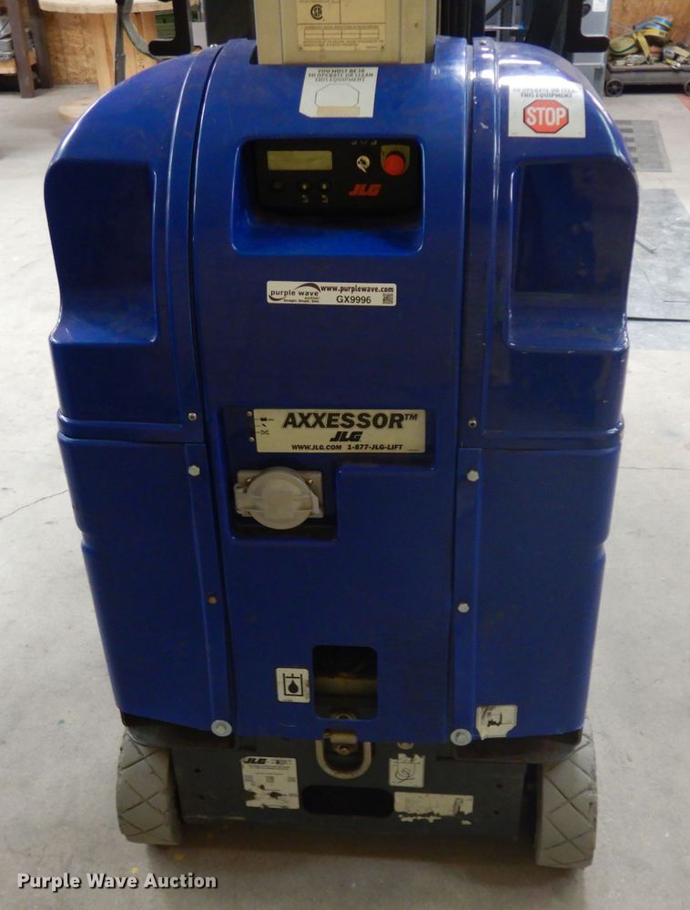 image for item GX9996 2003 JLG Axxessor 200VSP  vertical lift