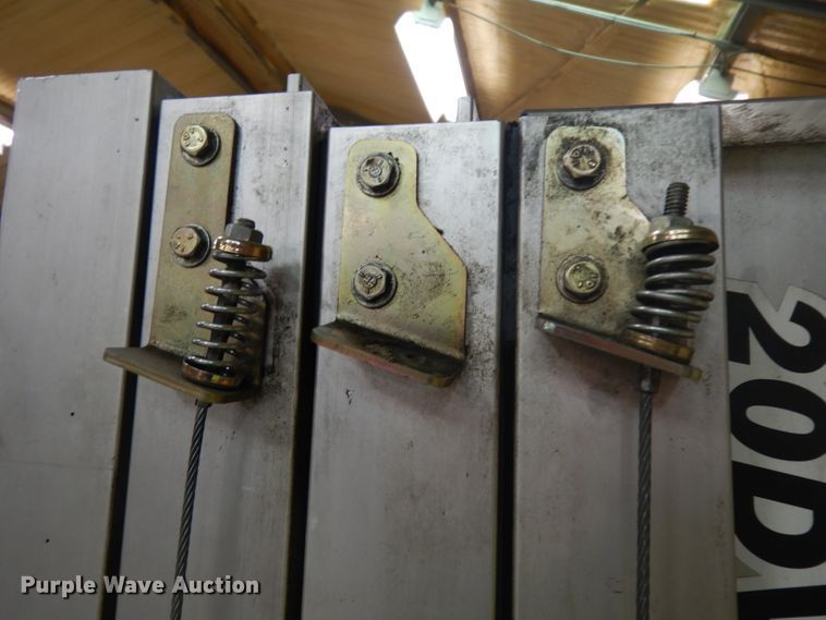 image for item GX9996 2003 JLG Axxessor 200VSP  vertical lift