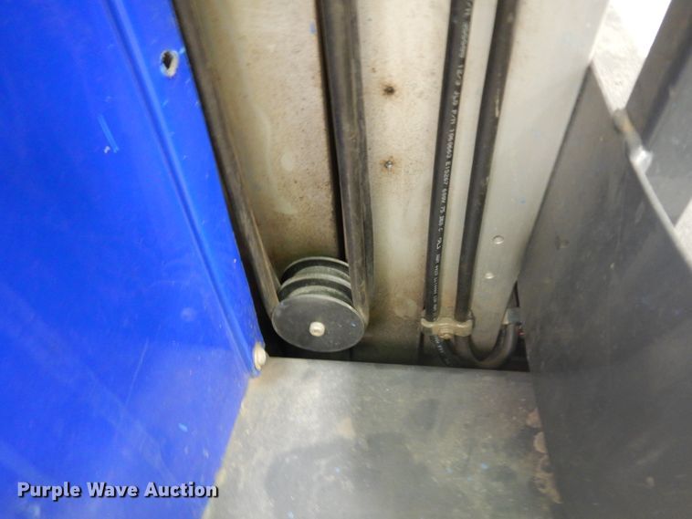 image for item GX9996 2003 JLG Axxessor 200VSP  vertical lift