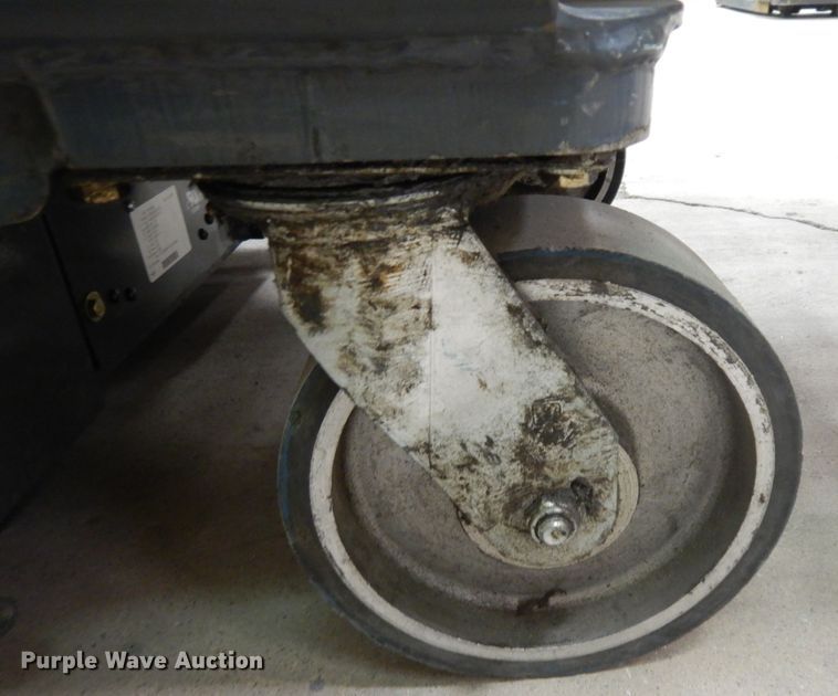 image for item GX9996 2003 JLG Axxessor 200VSP  vertical lift