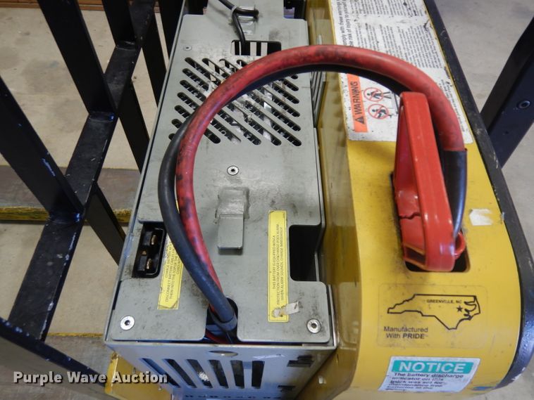 image for item GX9997 Yale MPW050-EN24T2748 pallet jack