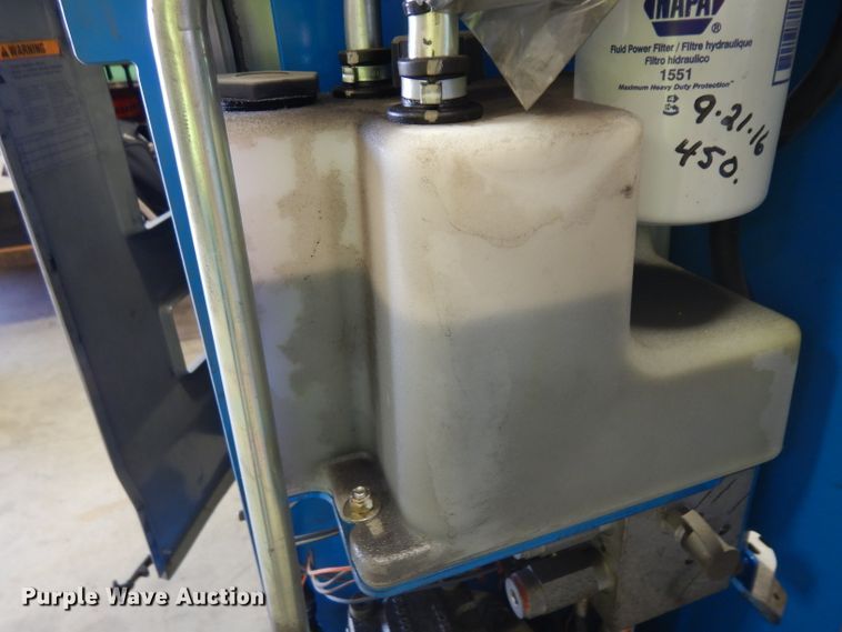 image for item GX9998 2014 Genie QS-20  vertical lift