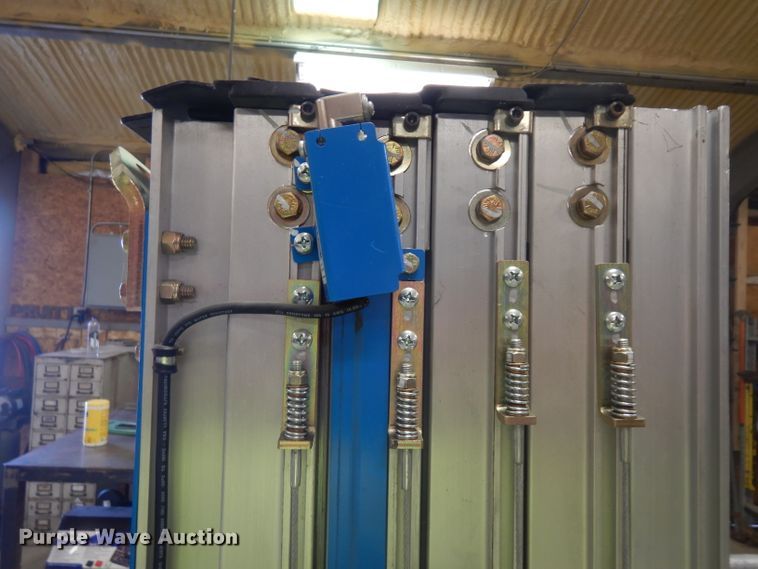 image for item GX9998 2014 Genie QS-20  vertical lift