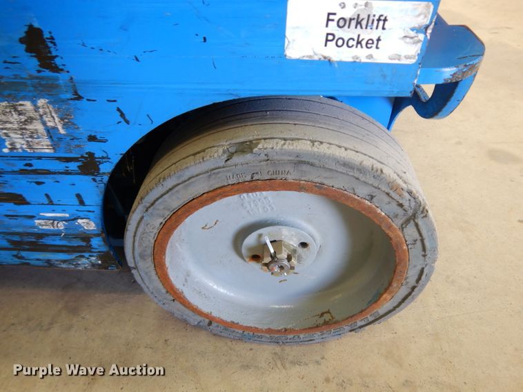 image for item GX9998 2014 Genie QS-20  vertical lift