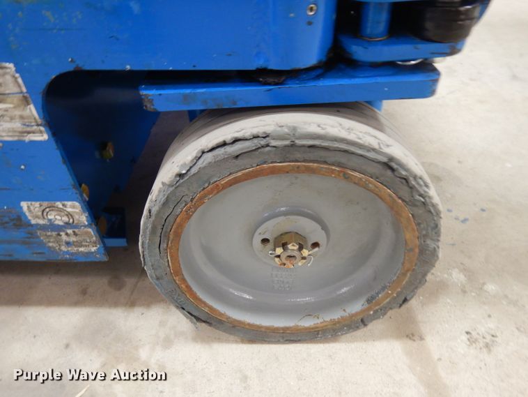 image for item GX9998 2014 Genie QS-20  vertical lift