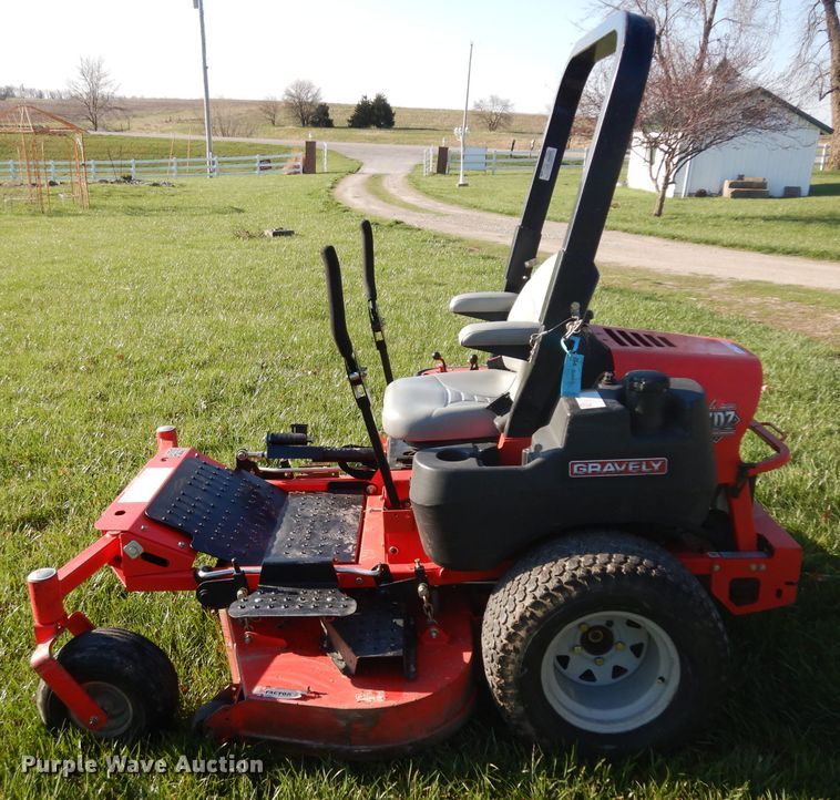 image for item GX9999 Gravely Promaster 260 ZTR lawn mower