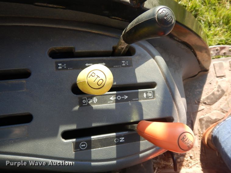 image for item GY9000 2008 New Holland T2320 MFWD tractor