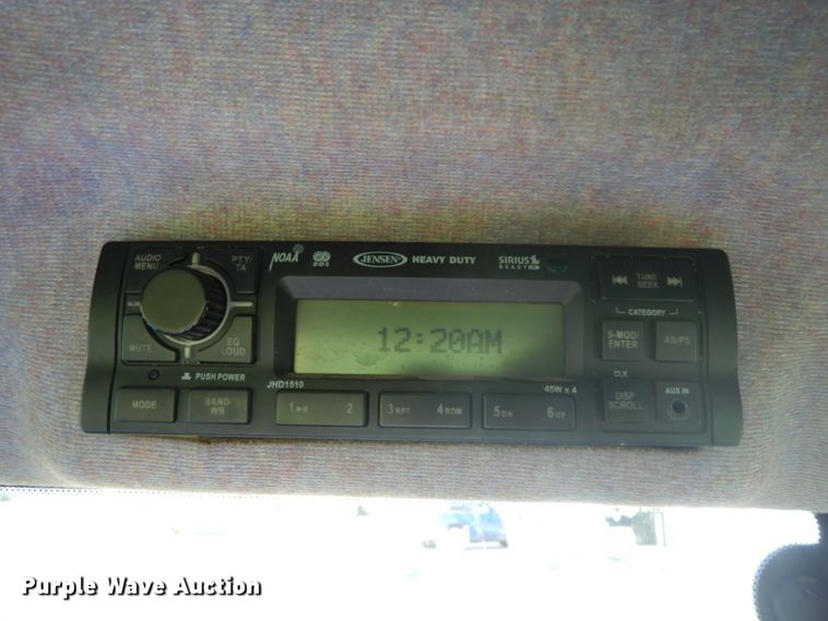 image for item GY9000 2008 New Holland T2320 MFWD tractor