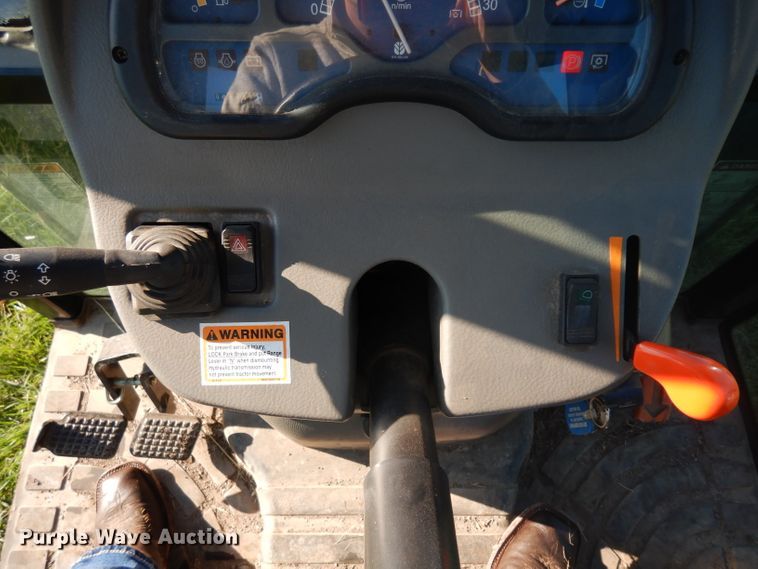 image for item GY9000 2008 New Holland T2320 MFWD tractor