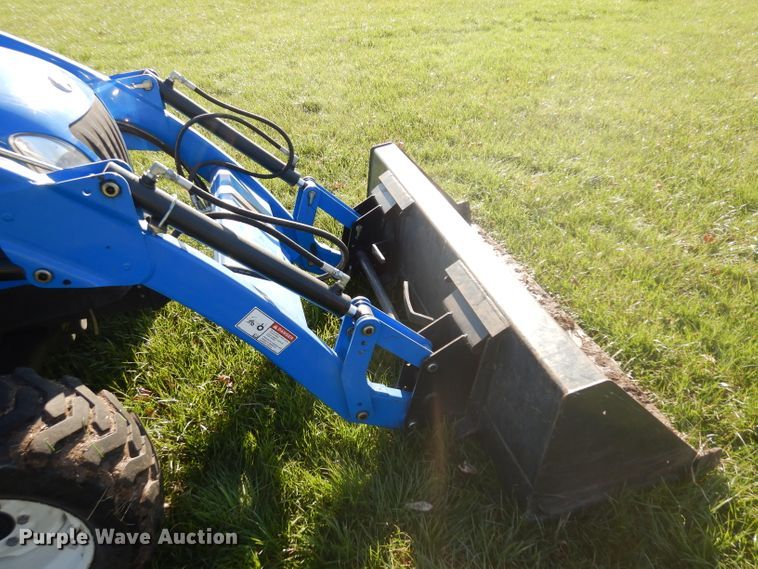 image for item GY9000 2008 New Holland T2320 MFWD tractor