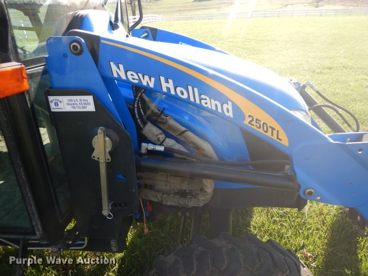 image for item GY9000 2008 New Holland T2320 MFWD tractor