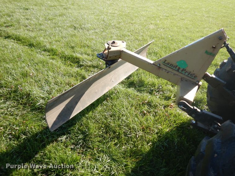 image for item GY9000 2008 New Holland T2320 MFWD tractor