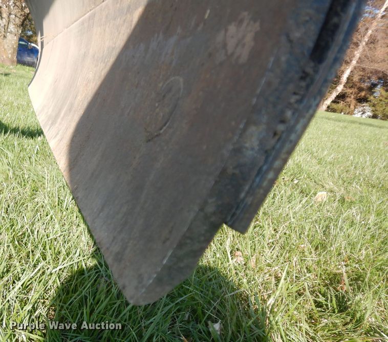 image for item GY9000 2008 New Holland T2320 MFWD tractor